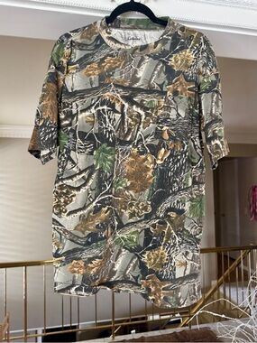 Cabela's Realtree Camo Short Sleeve Tee in Green/Brown/Black